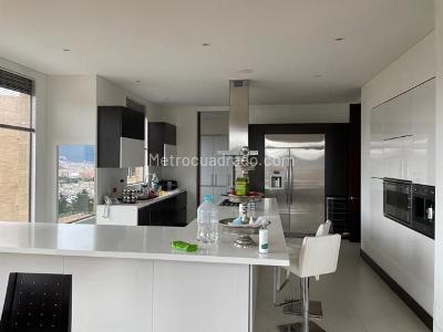 Apartamento en venta en Cerros De Niza, Bogotá · foto 2 de 18