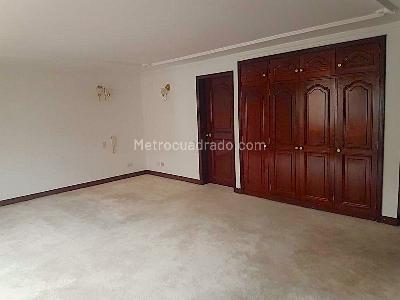 Casa de 3 alcobas en venta en Santa Barbara Alta, Bogotá, 442 m² · foto 12 de 18