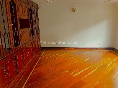 Casa de 3 alcobas en venta en Santa Barbara Alta, Bogotá, 442 m² · foto 14 de 18