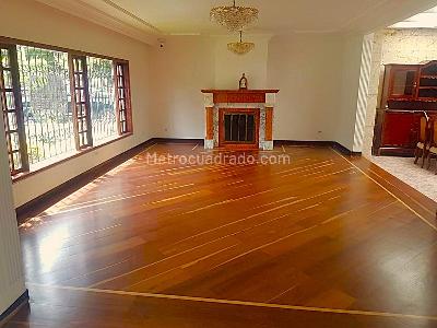 Casa de 3 alcobas en venta en Santa Barbara Alta, Bogotá, 442 m² · foto 4 de 18