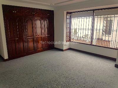 Casa de 3 alcobas en venta en Santa Barbara Alta, Bogotá, 442 m² · foto 7 de 18