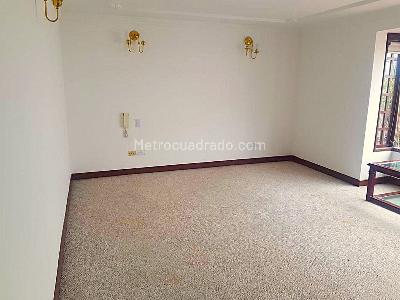 Casa de 3 alcobas en venta en Santa Barbara Alta, Bogotá, 442 m² · foto 8 de 18