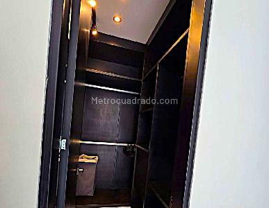 Apartamento de 1 alcoba en arriendo en Chico Norte Iii, Bogotá, 69 m² · foto 8 de 13