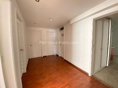Apartamento de 3 alcobas en venta en Chico, Bogotá, 229 m² · foto 3 de 19