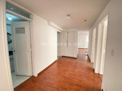 Apartamento de 3 alcobas en venta en Chico, Bogotá, 229 m² · foto 4 de 19