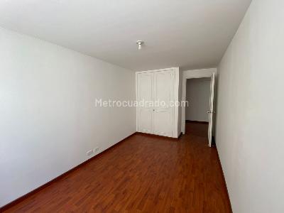 Apartamento de 3 alcobas en venta en Chico, Bogotá, 229 m² · foto 9 de 19