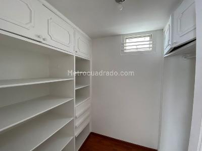 Apartamento de 3 alcobas en venta en Chico, Bogotá, 229 m² · foto 6 de 19