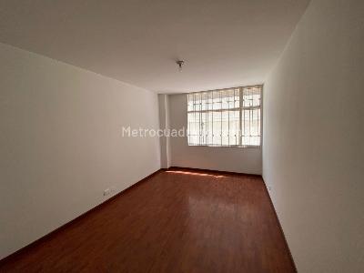 Apartamento de 3 alcobas en venta en Chico, Bogotá, 229 m² · foto 8 de 19
