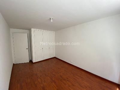 Apartamento de 3 alcobas en venta en Chico, Bogotá, 229 m² · foto 7 de 19