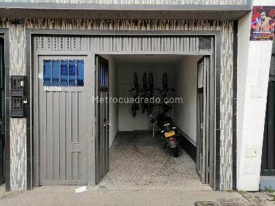Casa de 5 alcobas en venta en Americas Central, Bogotá, 570 m² · foto 3 de 20