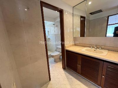 Casa de 4 alcobas en venta en Santa Barbara Alta, Bogotá, 740 m² · foto 4 de 20