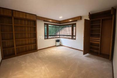 Apartamento de 3 alcobas en venta en Los Rosales, Bogotá, 287 m² · foto 11 de 15