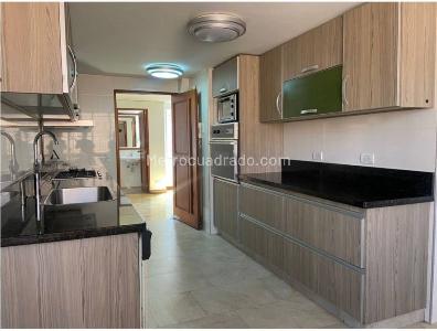 Apartamento de 3 alcobas en arriendo en Chico, Bogotá, 204 m² · foto 1 de 20