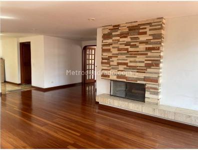 Apartamento de 3 alcobas en arriendo en Chico, Bogotá, 204 m² · foto 3 de 20