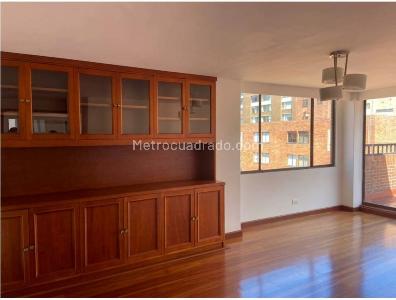 Apartamento de 3 alcobas en arriendo en Chico, Bogotá, 204 m² · foto 4 de 20