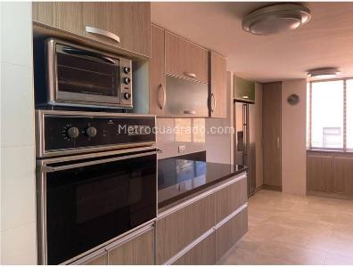 Apartamento de 3 alcobas en arriendo en Chico, Bogotá, 204 m² · foto 10 de 20
