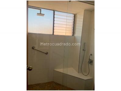 Apartamento de 3 alcobas en arriendo en Chico, Bogotá, 204 m² · foto 15 de 20