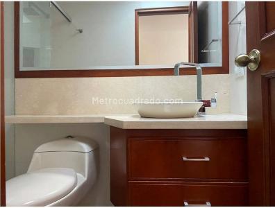 Apartamento de 3 alcobas en arriendo en Chico, Bogotá, 204 m² · foto 16 de 20