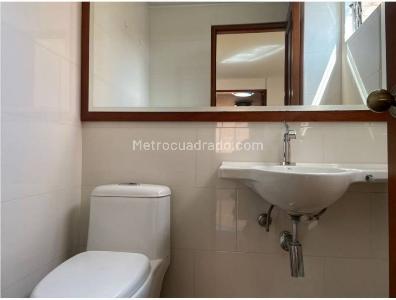 Apartamento de 3 alcobas en arriendo en Chico, Bogotá, 204 m² · foto 17 de 20
