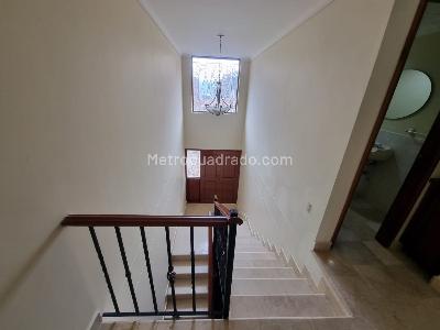Casa de 4 alcobas en arriendo en El Tesoro, Medellín, 330 m² · foto 5 de 20