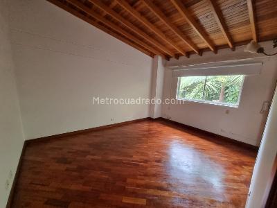 Casa de 4 alcobas en arriendo en El Tesoro, Medellín, 330 m² · foto 14 de 20