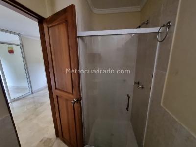 Casa de 4 alcobas en arriendo en El Tesoro, Medellín, 330 m² · foto 16 de 20