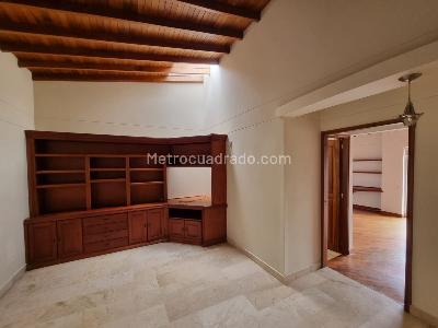 Casa de 4 alcobas en arriendo en El Tesoro, Medellín, 330 m² · foto 18 de 20
