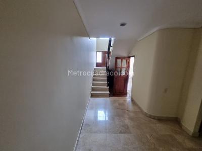 Casa de 4 alcobas en arriendo en El Tesoro, Medellín, 330 m² · foto 19 de 20