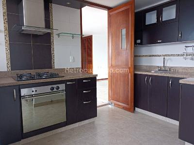 Apartamento en arriendo en La Tomatera, Medellín · foto 4 de 20