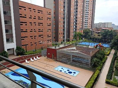 Apartamento en venta en Viviendas Del Sur, Itagüí · foto 4 de 18