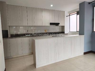 Apartamento en arriendo en Loma Del Escobero, Envigado · foto 4 de 17