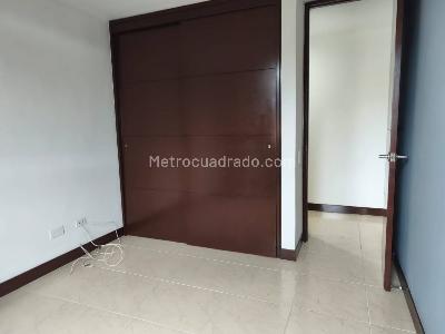 Apartamento en arriendo en Loma Del Escobero, Envigado · foto 13 de 17