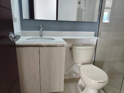 Apartamento en arriendo en Loma Del Escobero, Envigado · foto 14 de 17