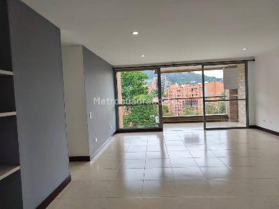 Apartamento en arriendo en Loma Del Escobero, Envigado · foto 15 de 17