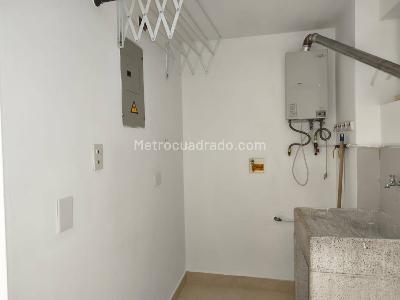 Apartamento en arriendo en Loma Del Escobero, Envigado · foto 16 de 17