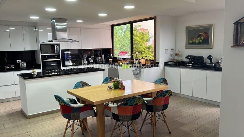 Apartamento Hermoso de 4 Alcobas en Loma de Los González - 3