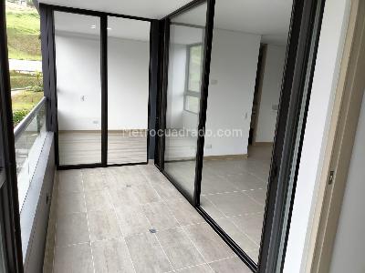 Apartamento en arriendo en Loma De Las Brujas, Envigado · foto 2 de 18