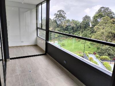Apartamento en arriendo en Loma De Las Brujas, Envigado · foto 3 de 18