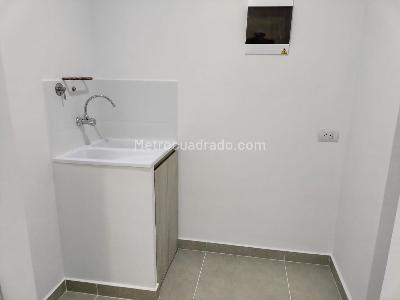 Apartamento en arriendo en Loma De Las Brujas, Envigado · foto 8 de 18