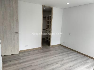 Apartamento en arriendo en Loma De Las Brujas, Envigado · foto 14 de 18