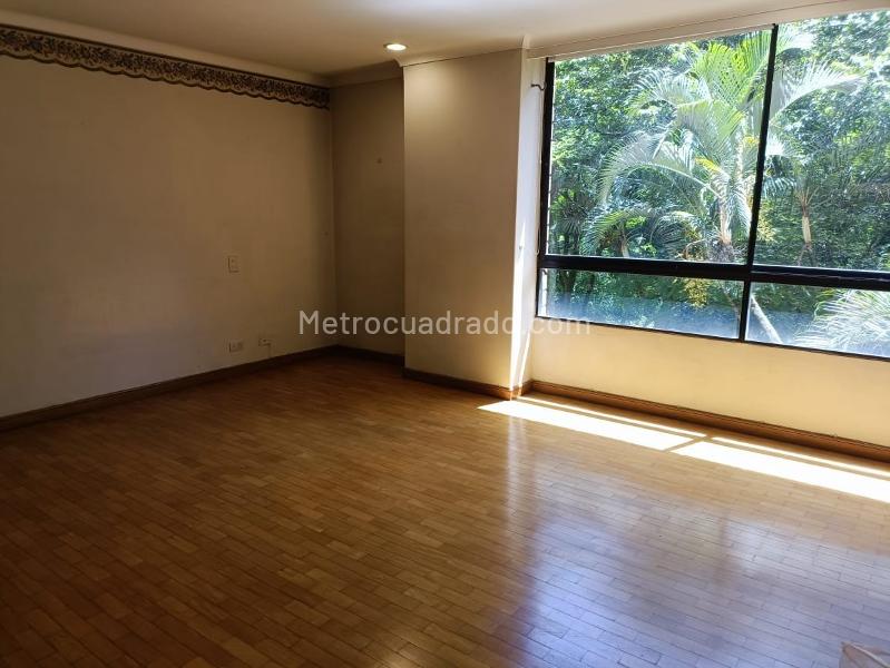 Apartamento Amplio de 3 Alcobas en Provenza - 4