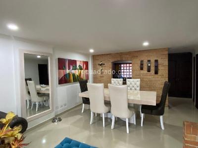 Apartamento de 4 alcobas en venta en Laureles, Medellín, 176 m² · foto 2 de 20