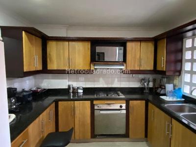 Apartamento de 4 alcobas en venta en Laureles, Medellín, 176 m² · foto 9 de 20
