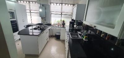 Casa de 4 alcobas en venta en El Poblado, Medellín, 175 m² · foto 3 de 13