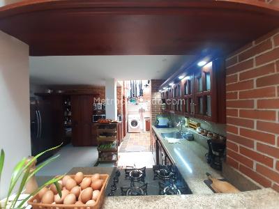 Casa de 4 alcobas en venta en Vereda San Jose, Sabaneta, 284 m² · foto 7 de 20