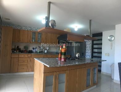 Apartamento de 4 alcobas en venta en Aves Maria, Sabaneta, 328 m² · foto 6 de 14