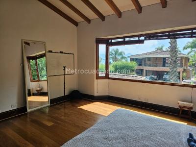 Casa de 3 alcobas en venta en Altos Del Poblado, Medellín, 1332 m² · foto 5 de 20