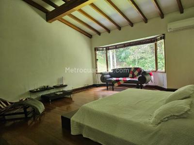 Casa de 3 alcobas en venta en Altos Del Poblado, Medellín, 1332 m² · foto 7 de 20