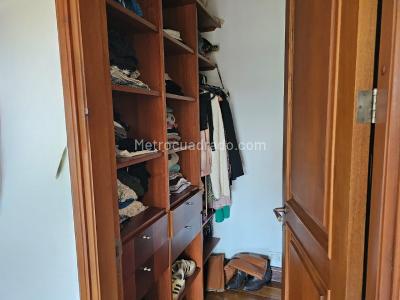 Casa de 3 alcobas en venta en Altos Del Poblado, Medellín, 1332 m² · foto 10 de 20