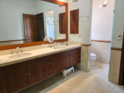 Casa de 3 alcobas en venta en Altos Del Poblado, Medellín, 1332 m² · foto 16 de 20